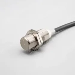 M18 Shield Inductive proximity switch E2E-X5F1-Z 2M